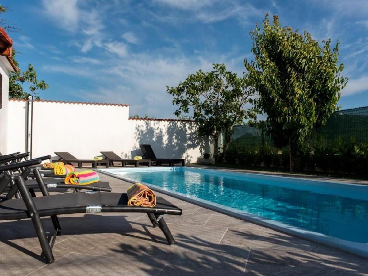 Holiday Home Mons Aureus Gornje Sitno Exterior foto