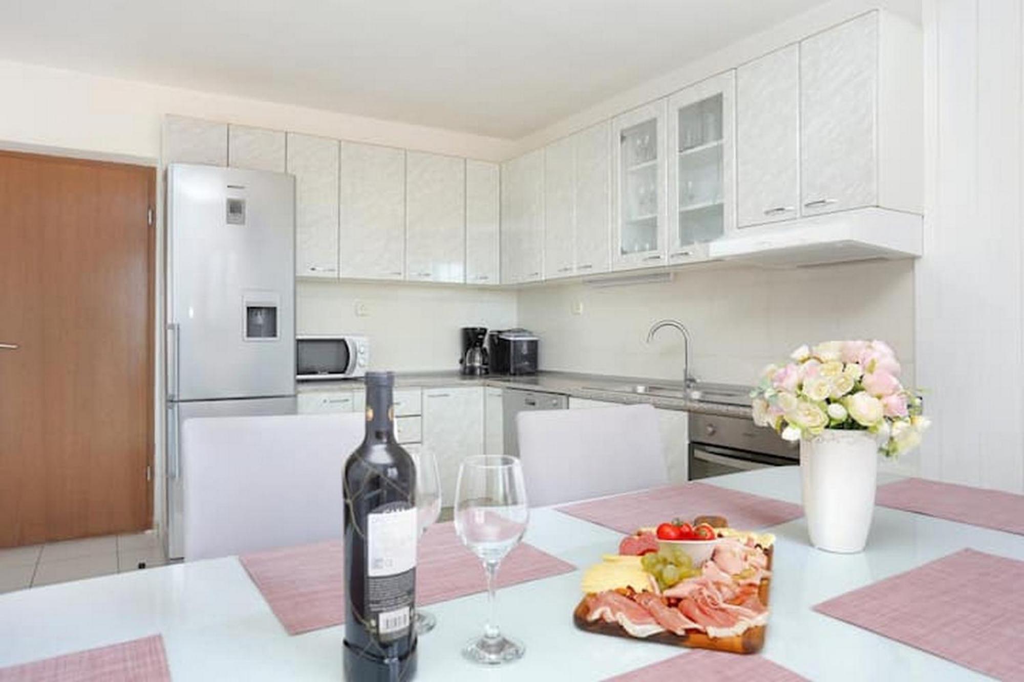 Holiday Home Mons Aureus Gornje Sitno Exterior foto