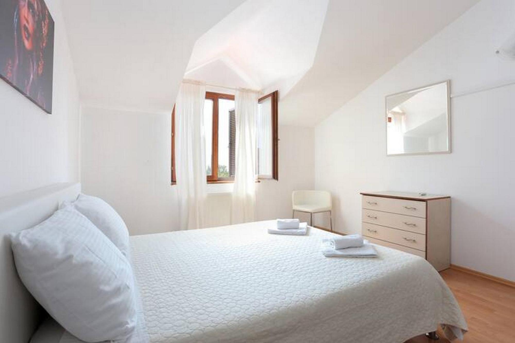 Holiday Home Mons Aureus Gornje Sitno Exterior foto