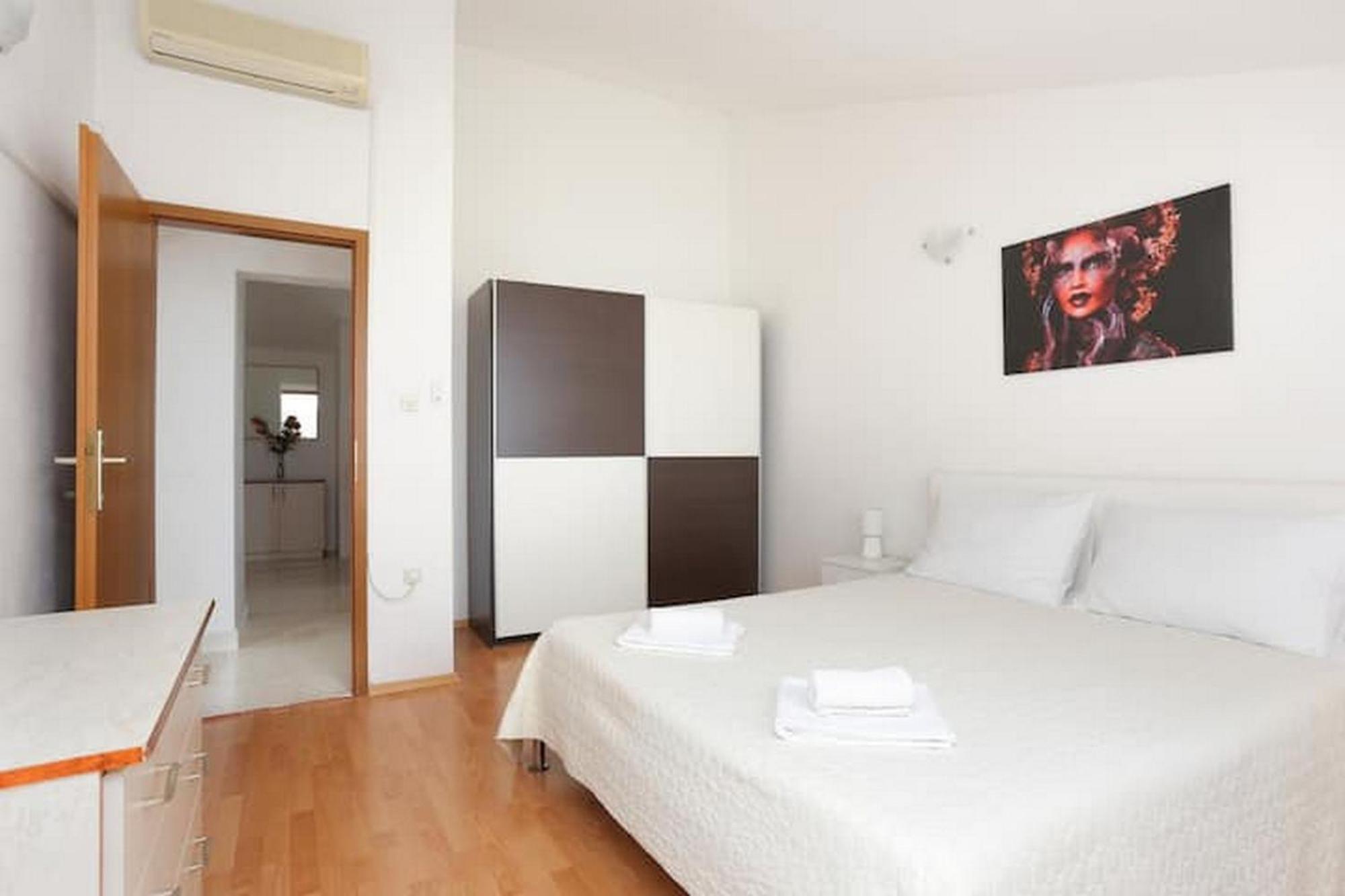 Holiday Home Mons Aureus Gornje Sitno Exterior foto